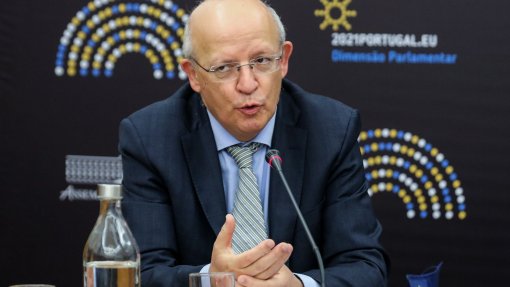 Covid-19: Não há residentes em Portugal em tratamento no estrangeiro - MNE