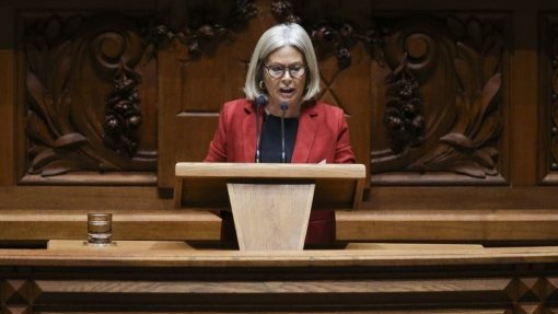 Covid-19: Edite Estrela (PS) vai presidir ao grupo de trabalho para a vacinação no parlamento