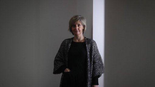 Covid-19/Um ano: Ministra assume responsabilidades pelo Natal, mas é cedo para explicar subida de casos