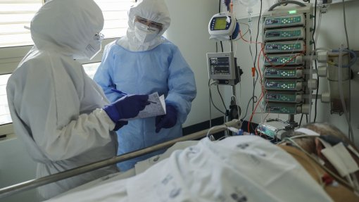 Covid-19: Centro Hospitalar Lisboa Central recebeu há um ano o primeiro dos 3.316 doentes tratados