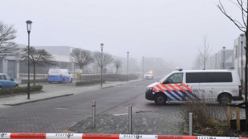 Covid-19: Engenho explosivo deflagrou junto a centro de despistagem na Holanda