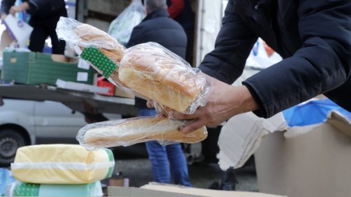 Covid-19: Portugueses na África do Sul entregam de 21 toneladas de alimentos para combater fome