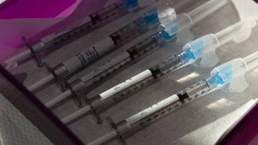 Covid-19: Portugal deve vacinar mais pessoas “no mais curto espaço de tempo”- epidemiologista
