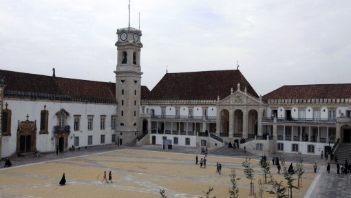Covid-19: Mulheres foram mais afetadas pela pandemia na Universidade de Coimbra