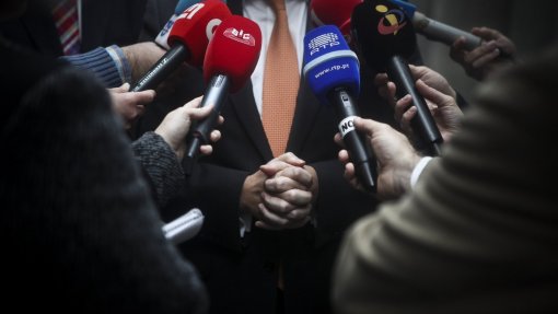 Covid-19: Jornalismo é uma &quot;arma eficaz&quot; no combate à doença - estudo