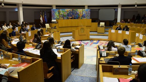 Covid-19: Parlamento dos Açores dá parecer favorável à prorrogação do estado de emergência