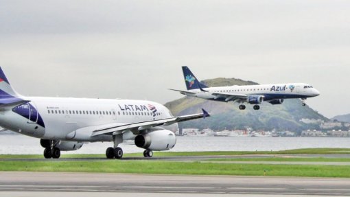 Covid-19: Companhias brasileiras Latam e Azul têm autorização para voos de repatriamento para Portugal - Governo