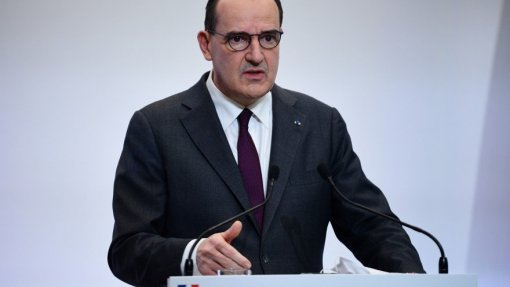 Covid-19: Primeiro-ministro francês quer tomar vacina da AstraZeneca para dar confiança