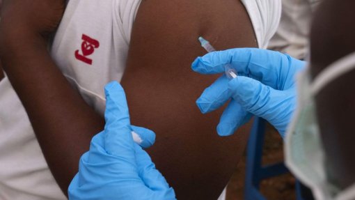 Covid-19: OMS África espera terceira vaga dentro de semanas e apela a vacinação