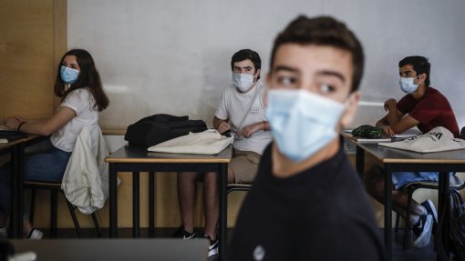 Covid-19: Marcelo apoia retoma do ensino presencial e espera abertura sem &quot;avanços e recuos&quot;