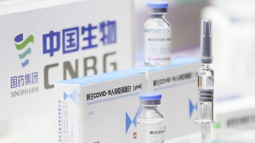 Covid-19: Agência europeia admite avaliar vacina chinesa Sinopharm