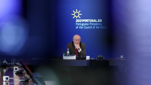 Covid-19: MNE defende reforço dos sistemas de saúde pública e da cooperação