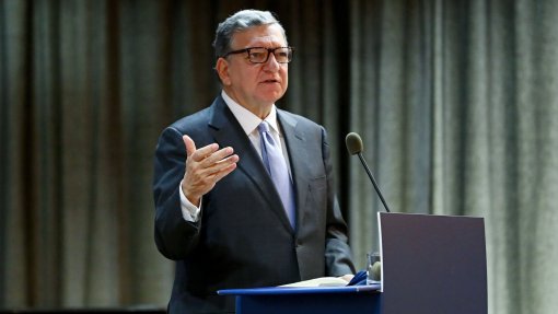 UE/Presidência: Durão Barroso apela para reforço de apoio europeu no acesso global às vacinas