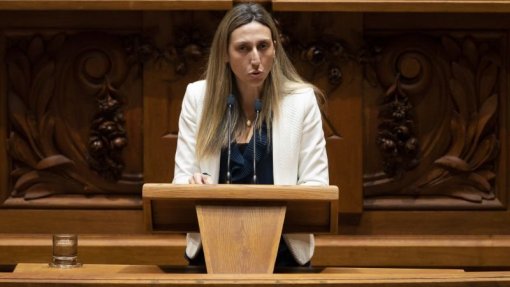 Deputada Cristina Rodrigues propõe proibição de &quot;terapias de reorientação sexual&quot;