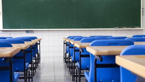 Covid-19: Cerca 7.000 alunos do secundário da Madeira retomam aulas presenciais