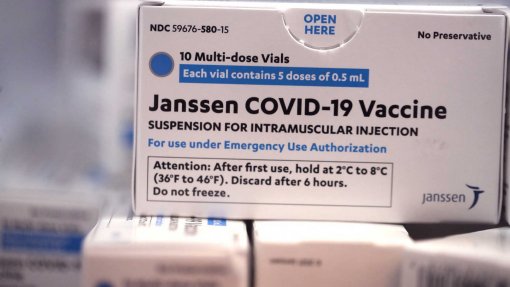 Covid-19: Autoridades de saúde dos EUA recomendam suspender vacina J&amp;J para investigar efeitos