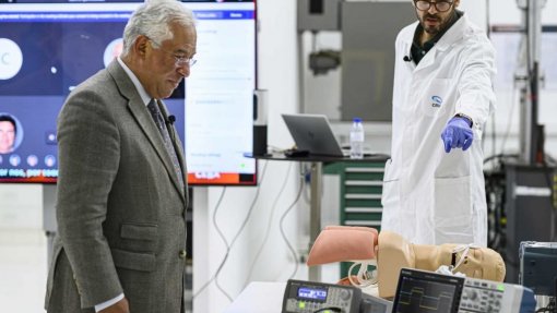 Covid-19: Ventiladores produzidos em Portugal vão ser distribuídos por hospitais nacionais