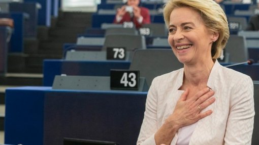 Covid-19: Von der Leyen vacinada hoje com primeira dose da vacina