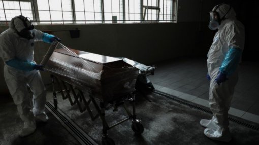 Covid-19: Excesso de mortalidade recua na UE em janeiro e fevereiro - Eurostat