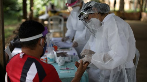 Covid-19: Brasil com 42.980 novas infeções e aproxima-se dos 14 milhões de casos