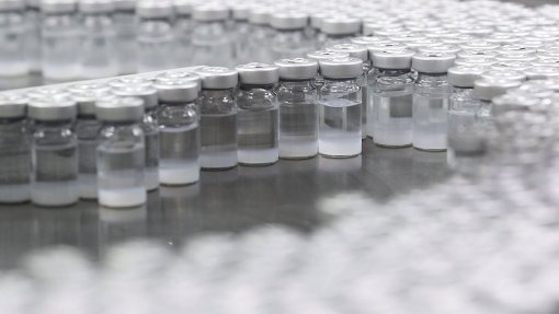 Covid-19: Brasil recebe consumíveis para produzir 5 milhões de doses da CoronaVac