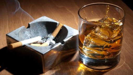 Covid-19: Consumo de álcool e tabaco aumentou do 1º para o 2º confinamento – Estudo
