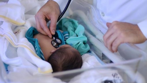Taxa de mortalidade infantil em 2020 foi a mais baixa de sempre em Portugal
