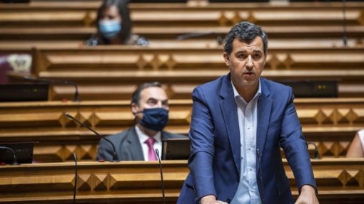 Covid-19: PAN considera que Governo tem “outros instrumentos” para impor restrições
