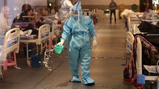 Covid-19: Regulador europeu “acompanha de perto” impacto das variantes nas vacinas
