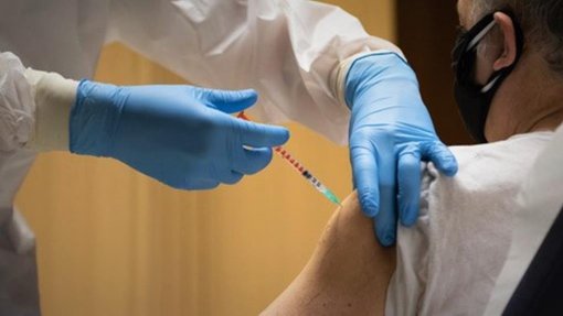 Covid-19: Sindicatos médicos pedem contratação de novos profissionais para vacinação