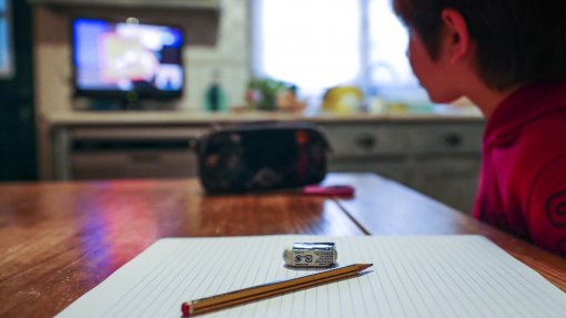 Covid-19: Professores concluem que ensino à distância agravou desigualdades entre alunos