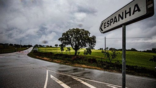 Covid-19: Portugal e Espanha são &quot;exemplo europeu&quot; na reabertura de fronteiras - MAI