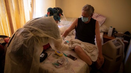 Covid-19: ONG Médicos Unidos da Venezuela alerta para morte de profissionais de saúde