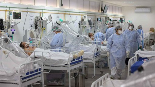 Covid-19: Cidade brasileira de Manaus transformou-se em laboratório para o vírus - vice-governador