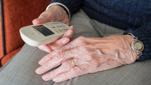 Pedidos de ajuda ao SOS Pessoa Idosa aumentam mais de 20% em ano de pandemia