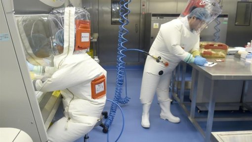China deteta primeiro caso mundial de gripe aviária H10N3 em humanos