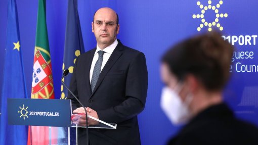Covid-19: Portugal recebe na próxima semana primeiros estrangeiros com certificado de vacinação