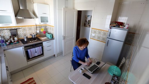 Covid-19: Teletrabalho deixa de ser obrigatório a partir de segunda-feira exceto em quatro concelhos