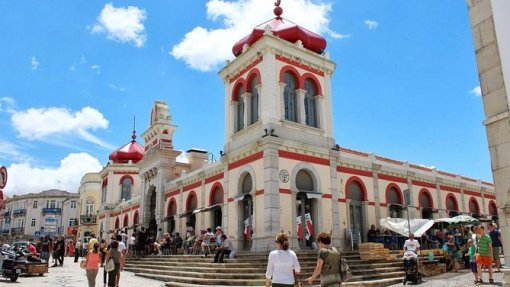 Covid-19: Loulé quer contabilizar dormidas em hotéis para cálculo da taxa de incidência