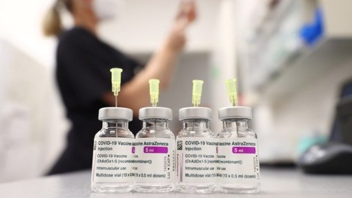 Covid-19: Convocação de utentes para toma da 2.ª dose da Astrazeneca feito a nível local