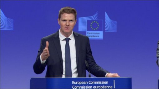 Covid-19: Bruxelas exorta países da UE a isentarem vacinados e recuperados nas viagens