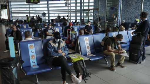 Covid-19: Cidadãos de cinco países obrigados a isolamento profilático em Portugal