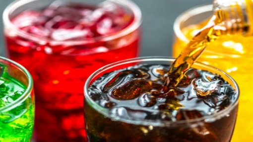 Indústria de refrigerantes compromete-se com nova redução de açúcar nas bebidas