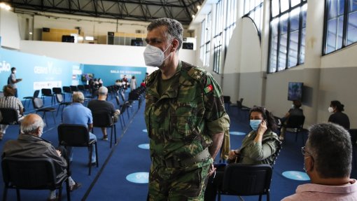 Covid-19: Gouveia e Melo “disponível” para continuar à frente do processo de vacinação