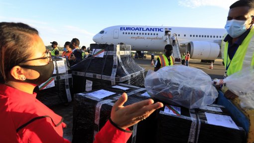 Covid-19: Primeiras vacinas enviadas por Portugal chegam a Timor-Leste