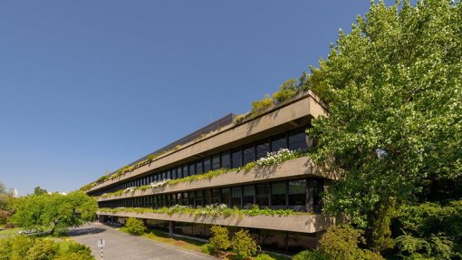 Covid-19: Gulbenkian e INSA assinam protocolo para continuar a estudar o vírus