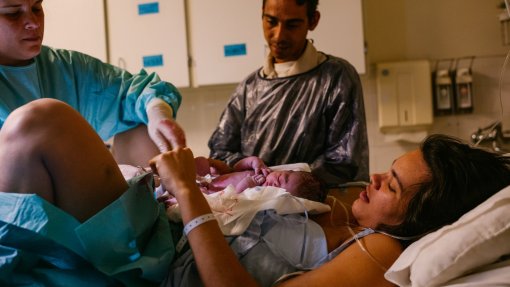 Mais de metade dos bebés nascidos no ultimo ano amamentados na 1.ª hora de vida
