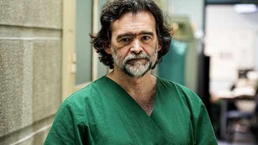 Covid-19: Intensivista do S. João defende “humildade” porque “novas variantes podem mudar o jogo”