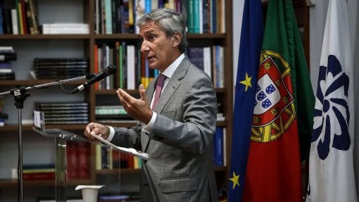Covid-19: Embaixador de Portugal quer acordo bilateral com o Brasil para certificado de vacina