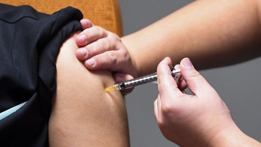 Covid-19: ‘Task force’ pediu à DGS redução do intervalo entre doses para três semanas